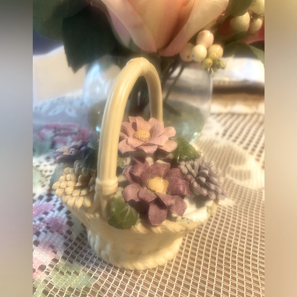 Avon 1980 Multicolor Porcelain Floral Bouquet